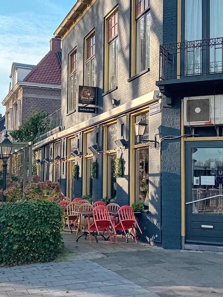 Waterloo Bar Photos 2